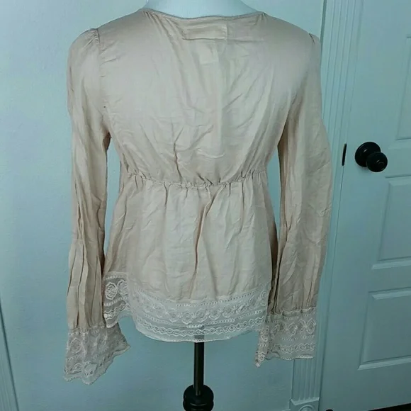 BB DAKOTA l Baby Doll Lace Blush Top D1 - Picture 3 of 5